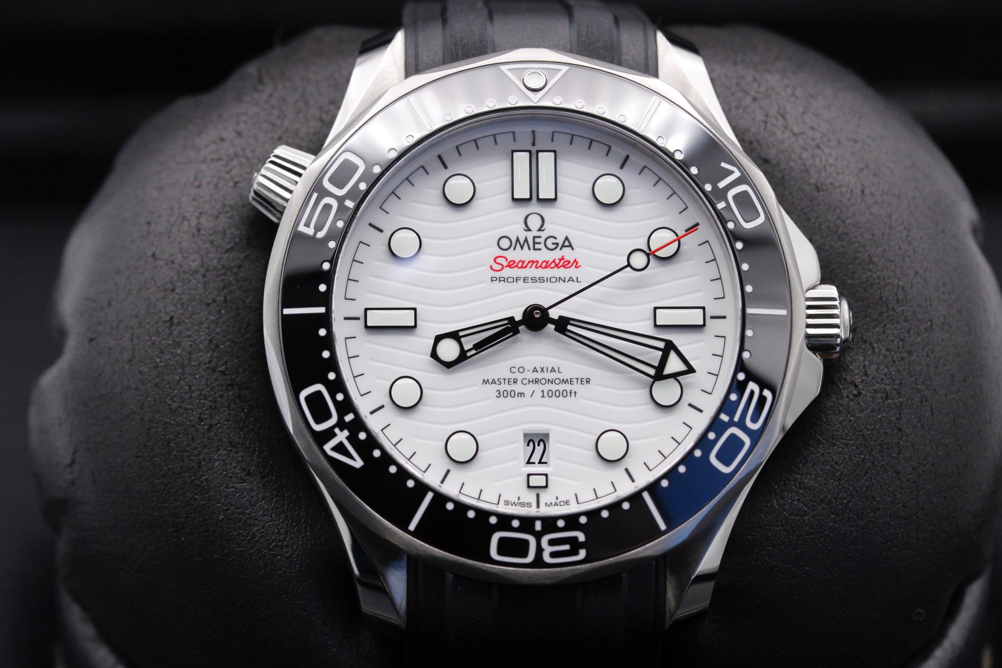 Omega seamaster white outlet dial 2019