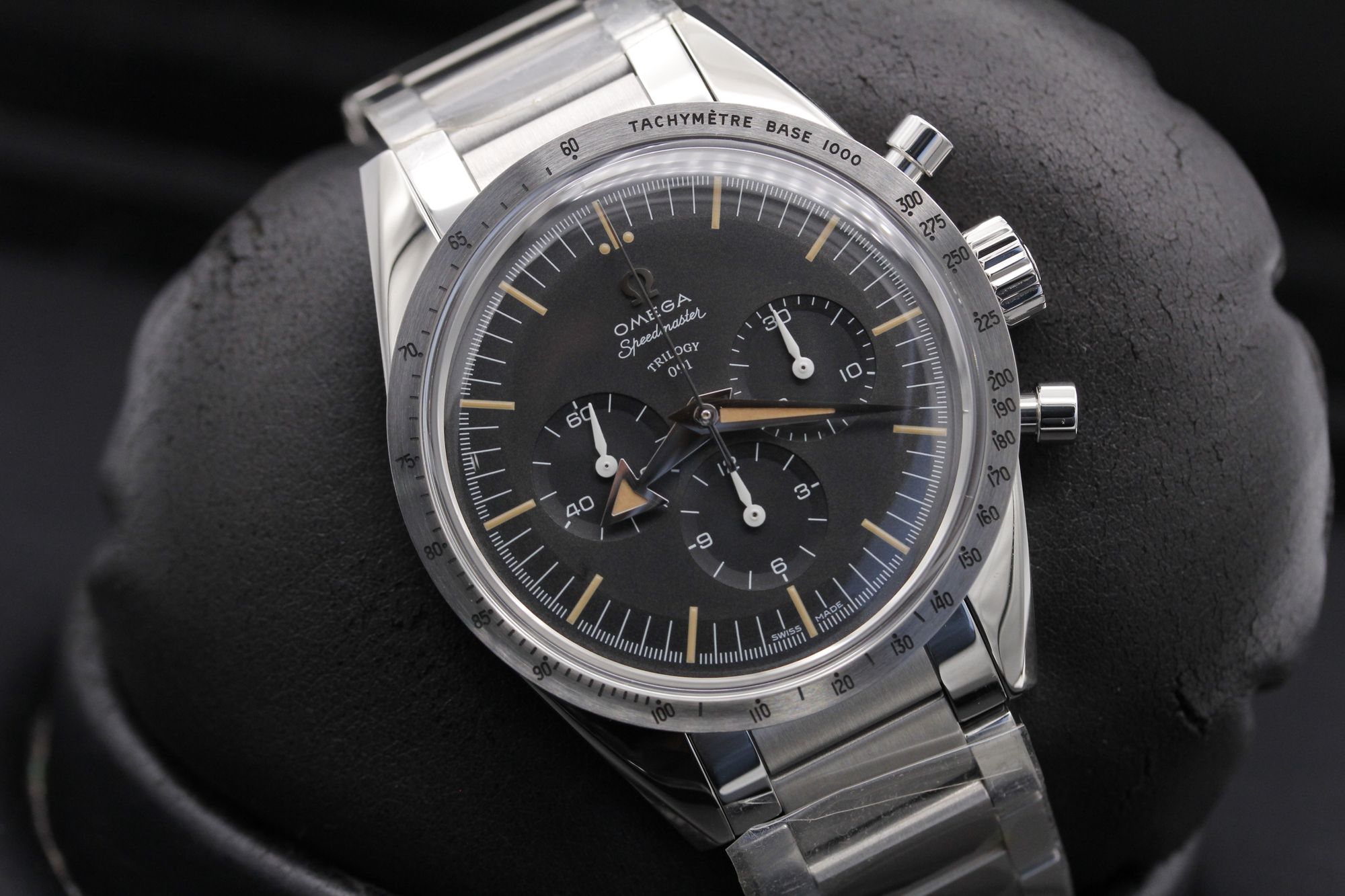 Omega speedmaster 57 online trilogy