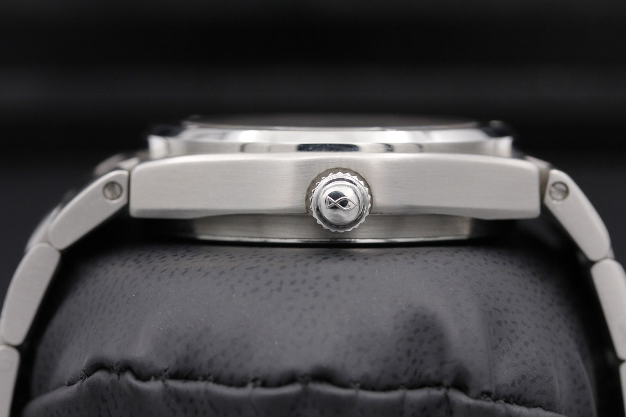 FSOT: IWC Ingenieur SL "Jumbo" - IW1832 - Black - Stainless Steel - 40mm - Excellent image 3