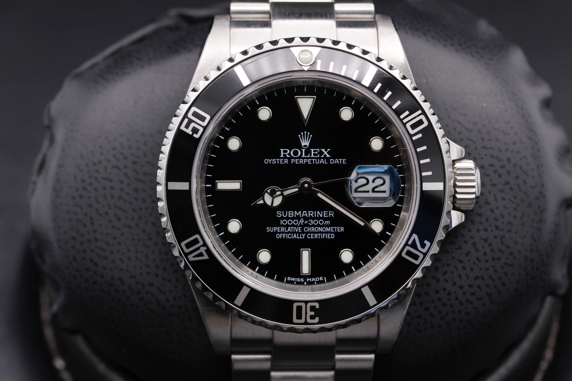 Rolex Submariner Date  - 16610 - Black - Stainless Steel - 40mm - Mint
