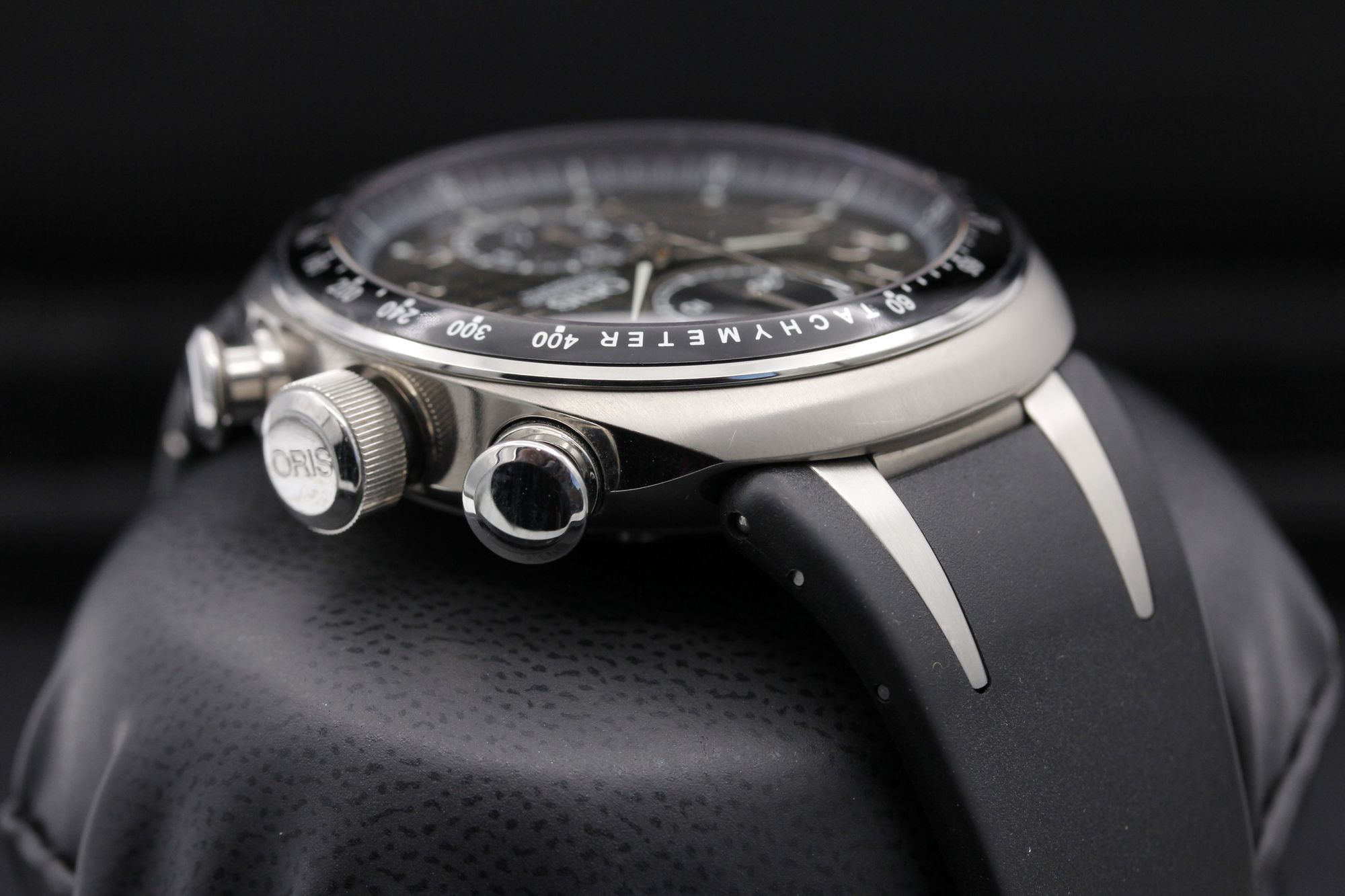 FSOT: Oris TT3 F1 Williams Chronograph "Limited Edition" - 01 673 7587 7084 - Black Carbon Fiber - Titanium - 42mm - Excellent image 4