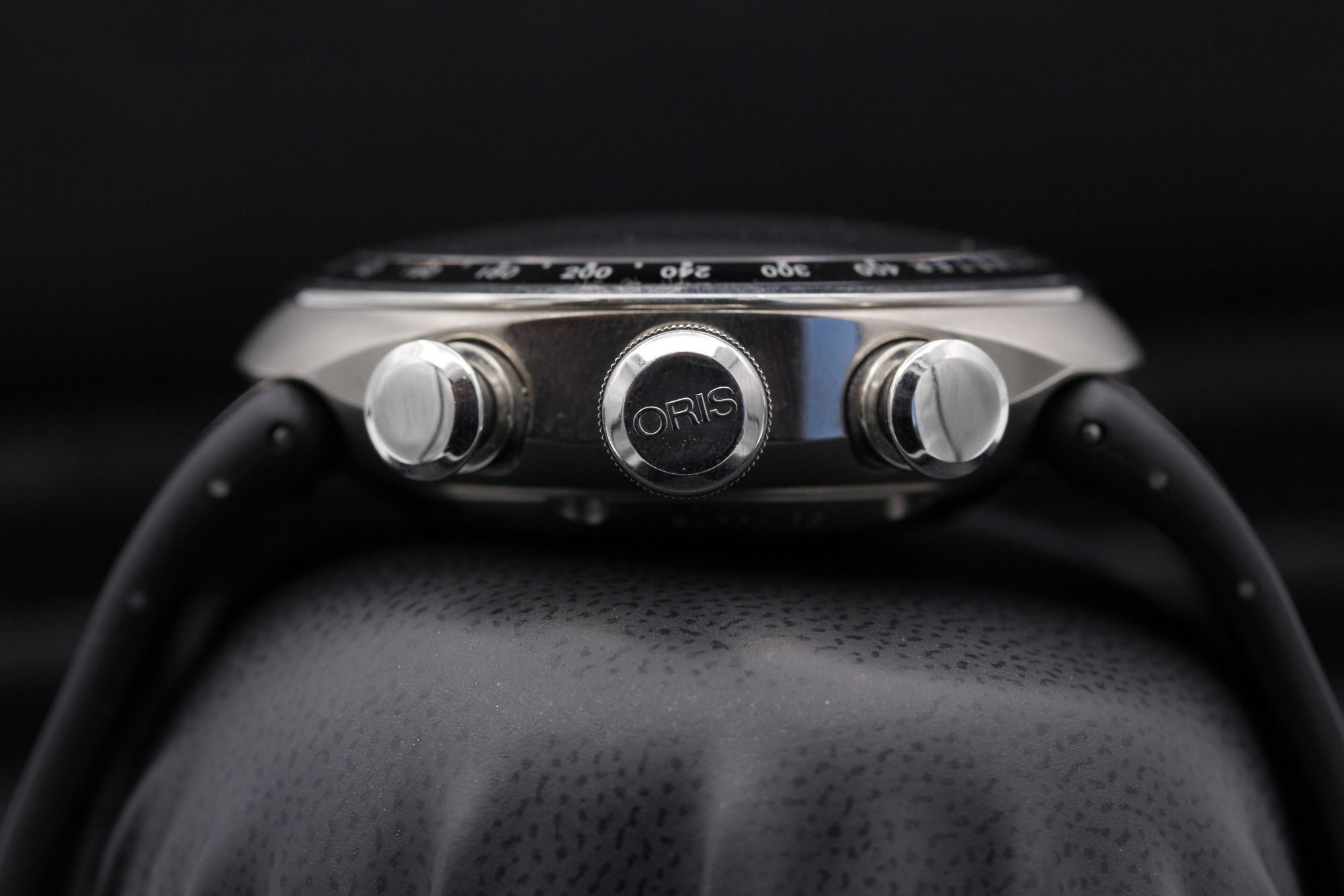 FSOT: Oris TT3 F1 Williams Chronograph "Limited Edition" - 01 673 7587 7084 - Black Carbon Fiber - Titanium - 42mm - Excellent image 3