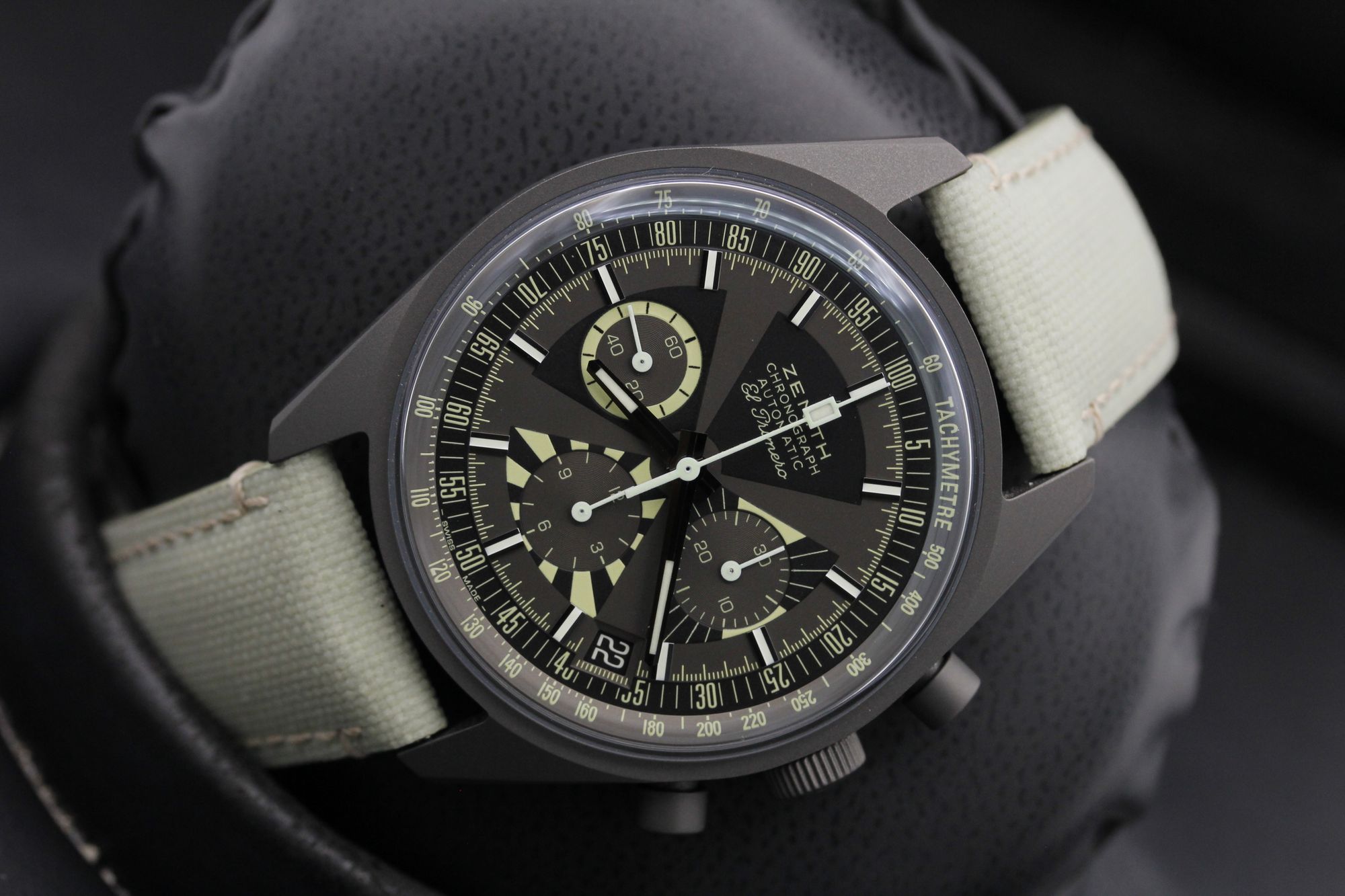 CHABIN　7月1日 Pre-Owned Zenith Chronomaster Revival 
