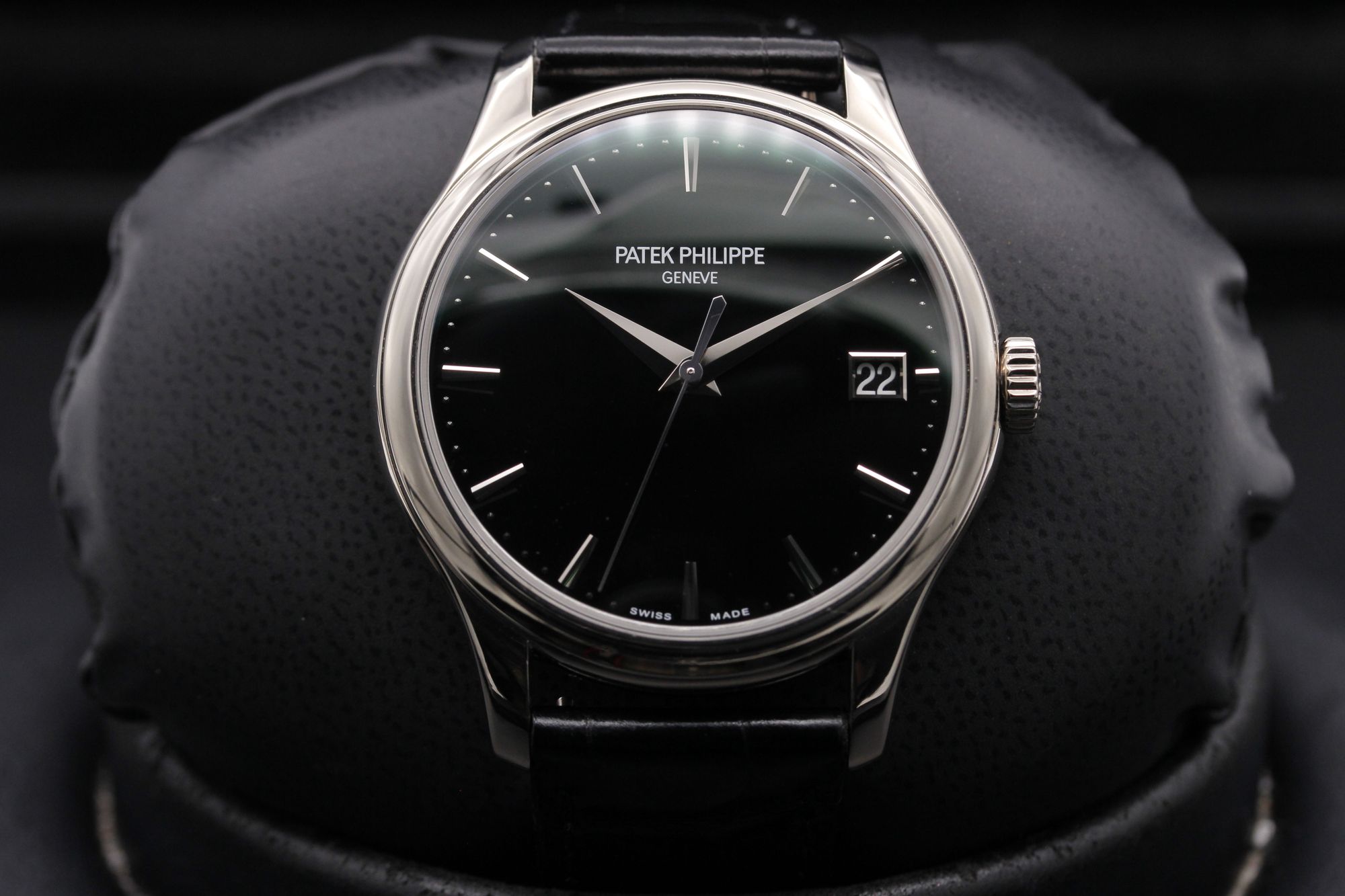 Patek Philippe Calatrava Automatic  - 5227G-010 - Black -White Gold -39mm -Mint