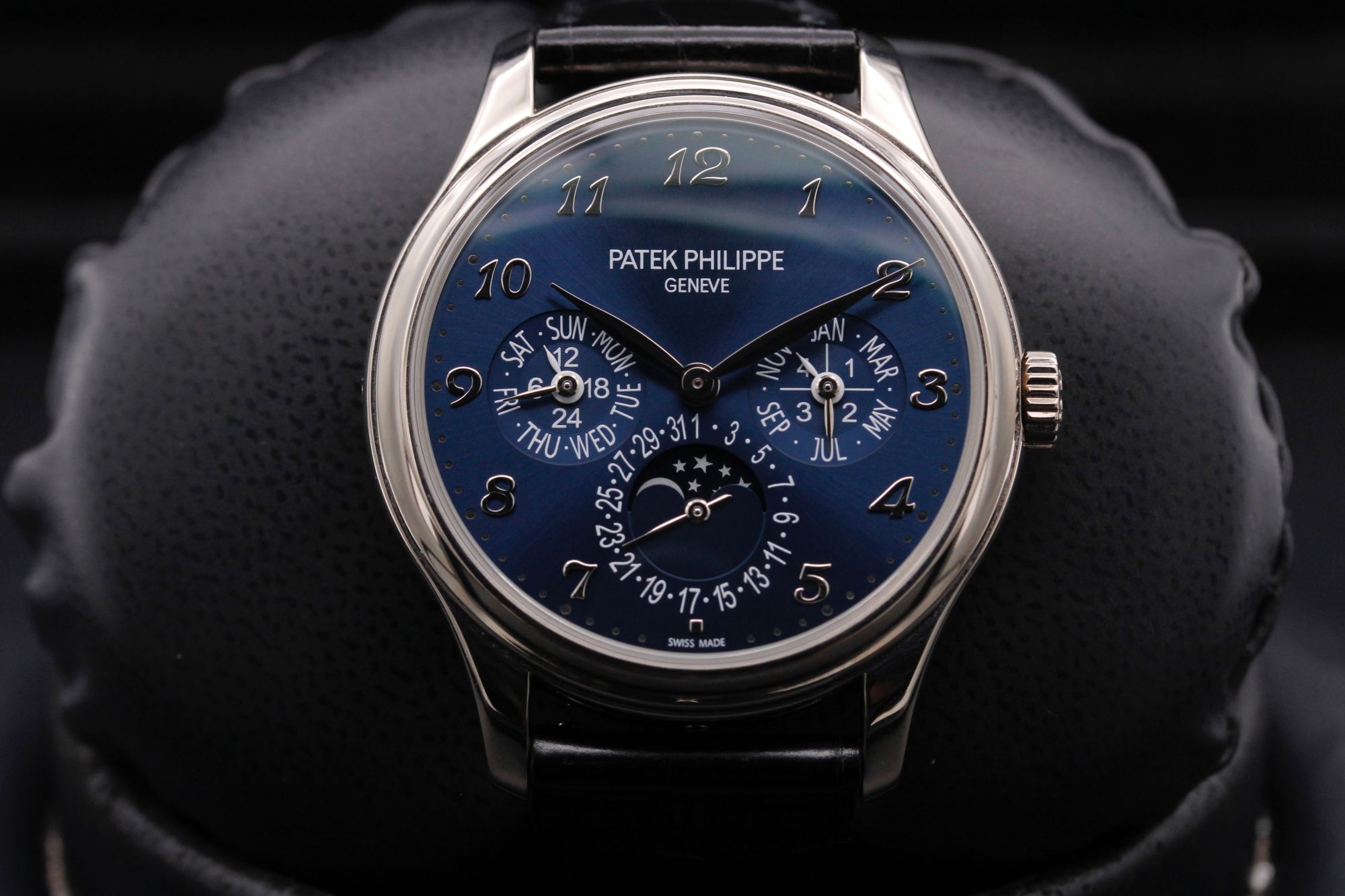 Patek Philippe Perpetual Calendar - 5327G-001 - Blue - White Gold - 39mm