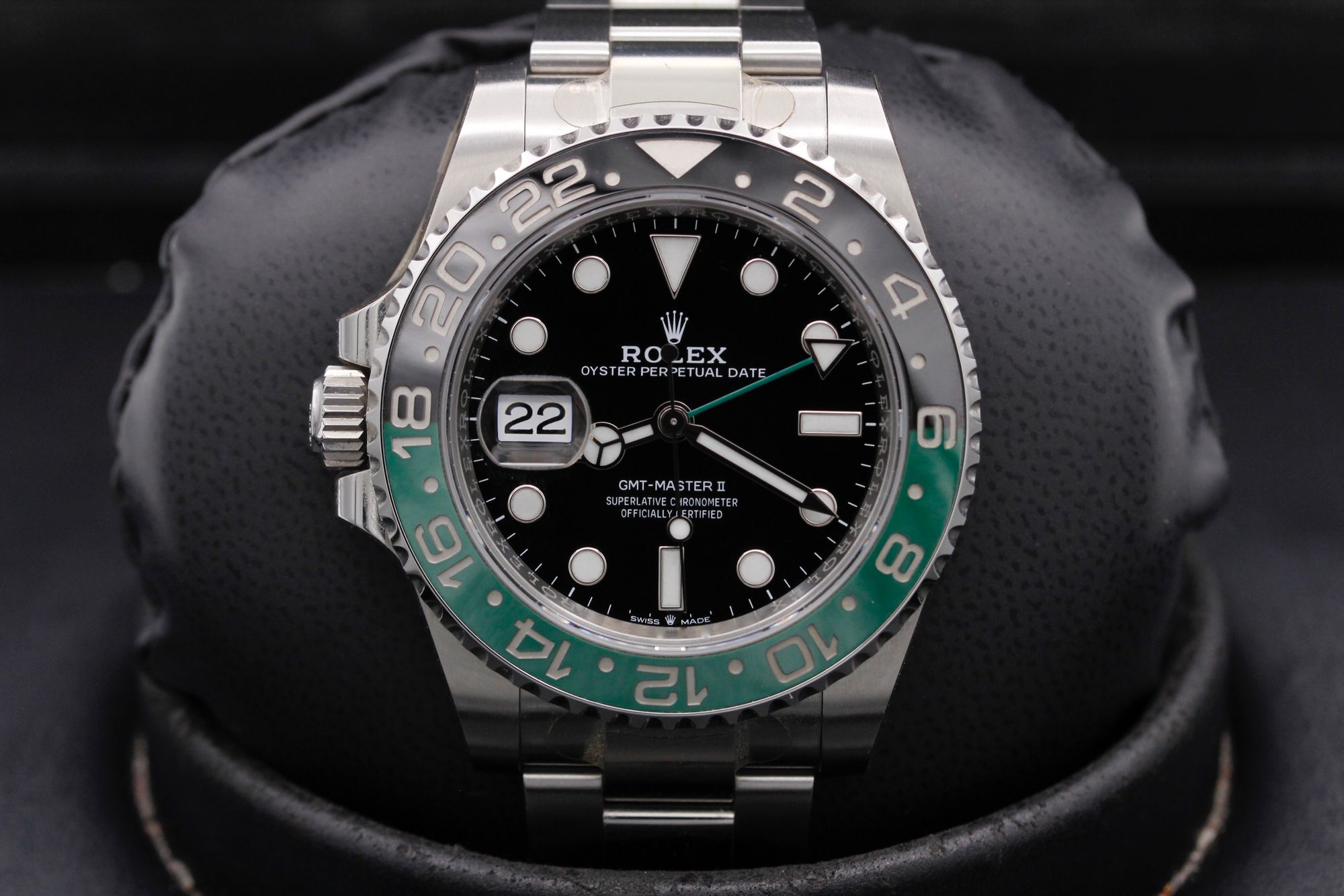 Rolex GMT Master II "Left Handed" - 126720VTNR - Black - Stainless Steel -  Black / Green Cerachrome Bezel Insert - 40mm - Mint