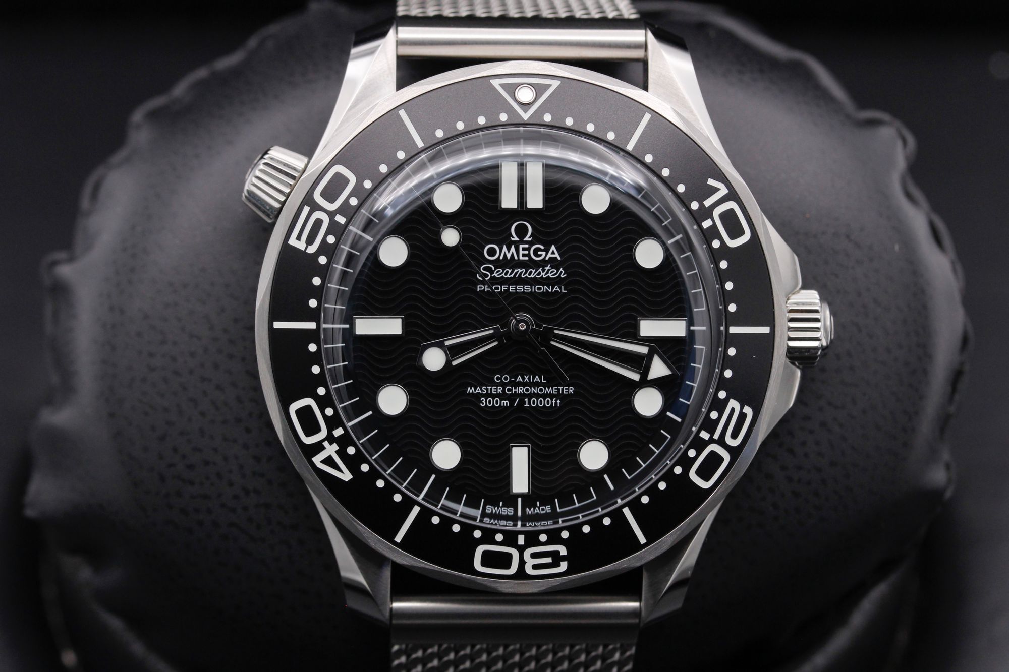 Omega Seamaster Diver 300m  - 210.30.42.20.01.010 - Black - Stainless Steel - 42mm - Like New