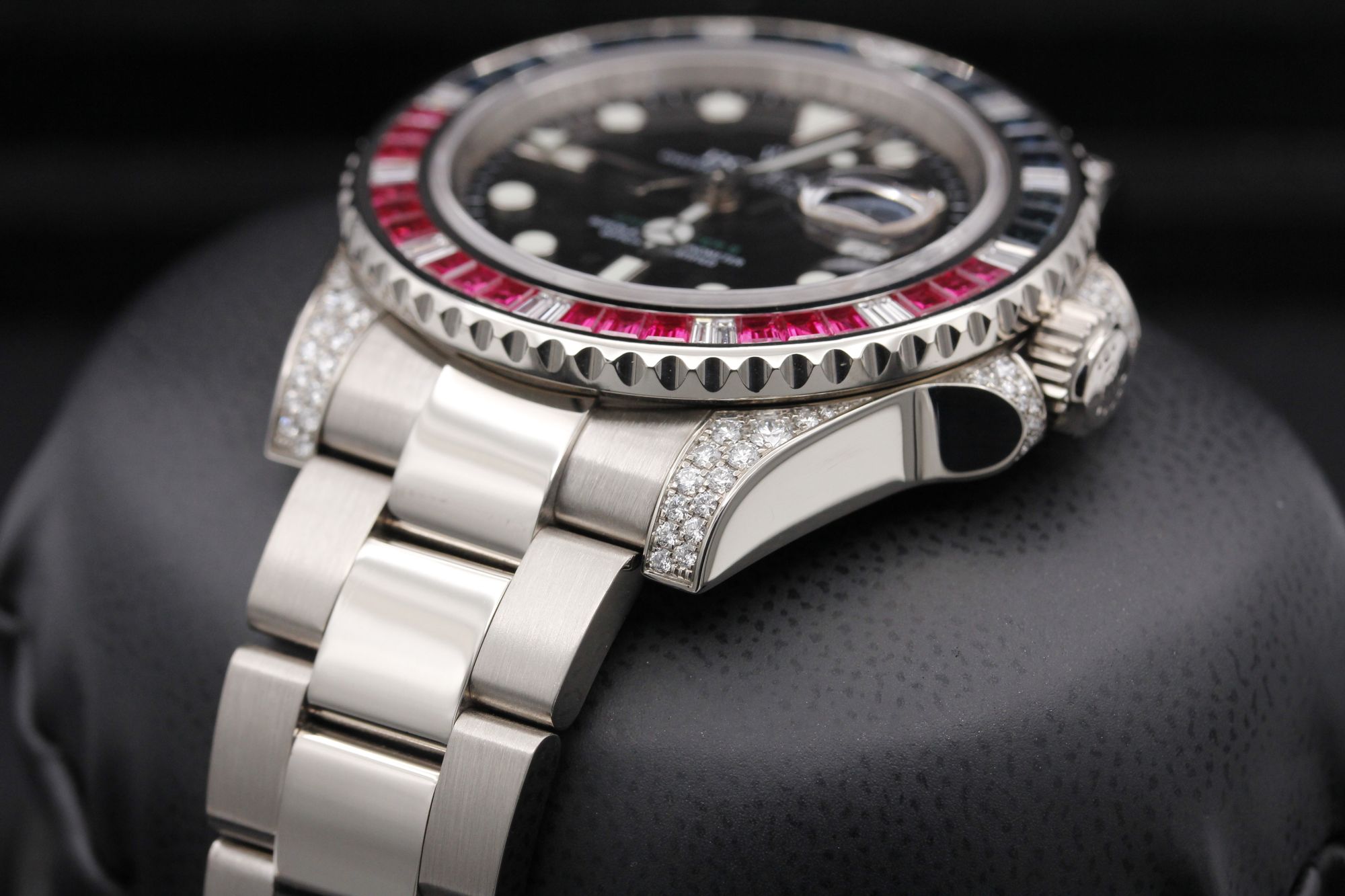 FSOT: Rolex GMT-Master II "SARU" - 116759SARU - Black w. Ruby-Sapphire-Diamond Bezel - White Gold - 40mm - Mint image 2