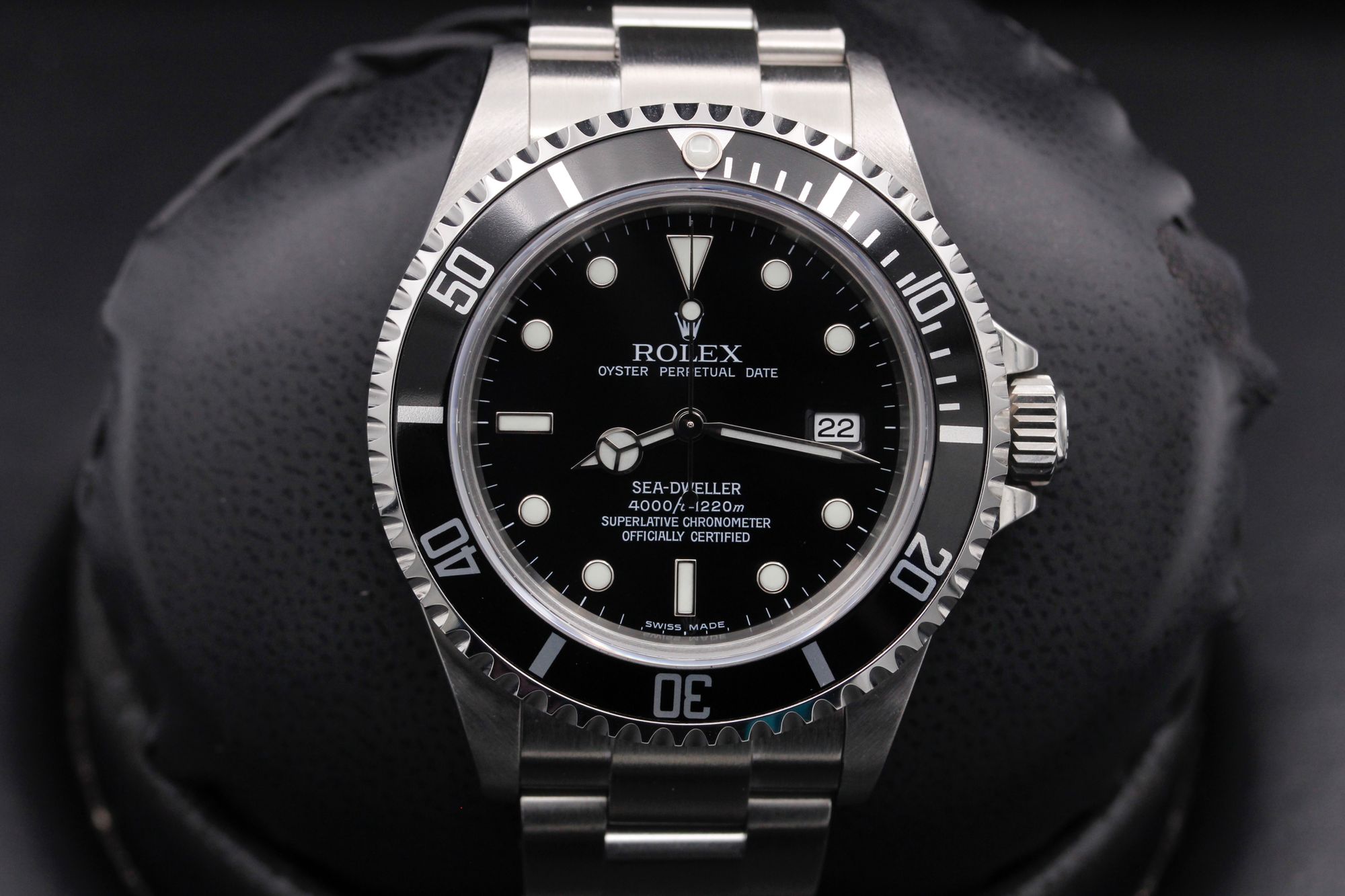 Rolex Sea-Dweller  - 16600 - Black - Stainless Steel - 40mm - Mint