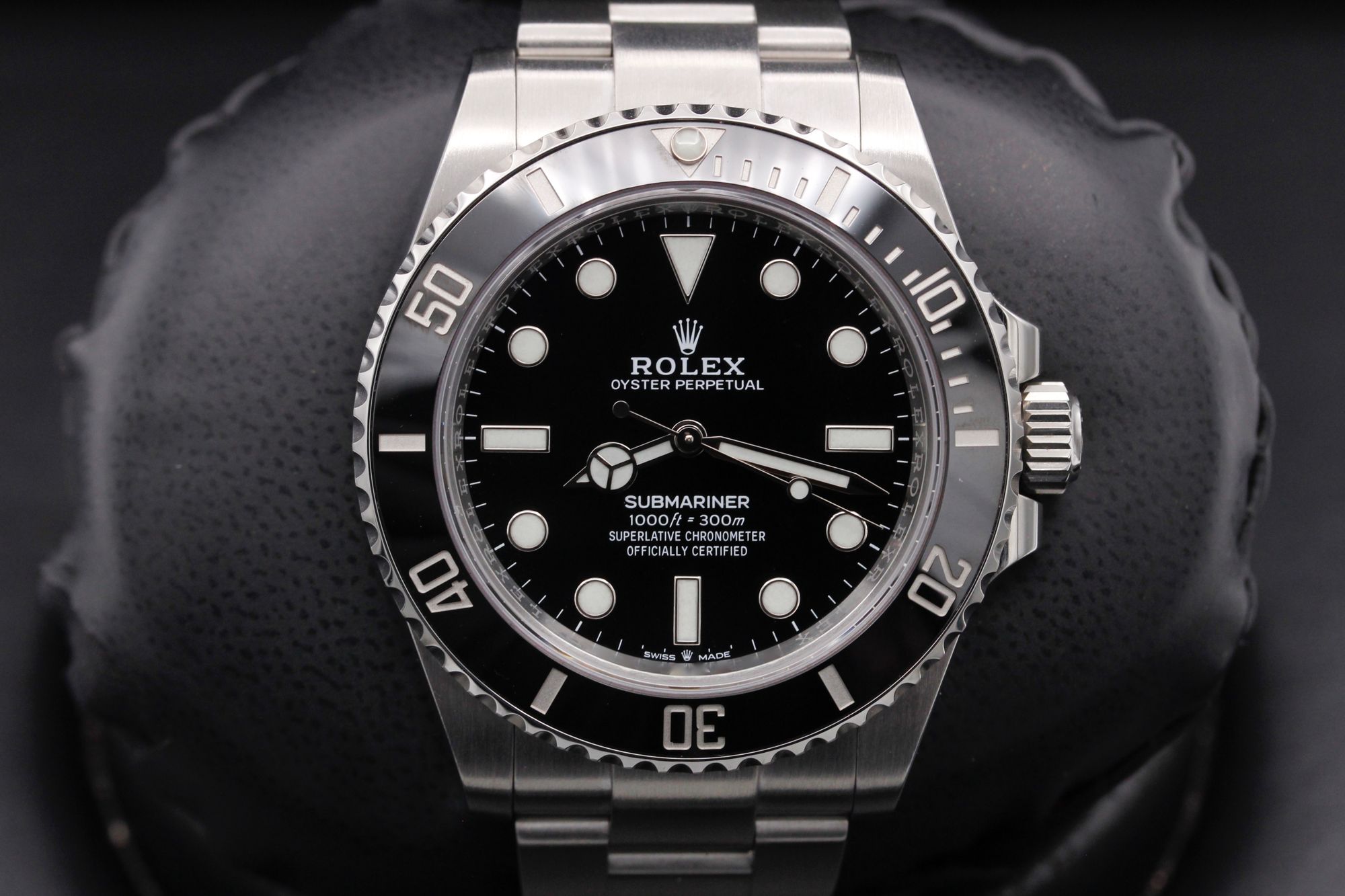 Rolex Submariner 41 "No Date" - 124060LN - Black - Stainless Steel / Black Cerachrome Bezel Insert - 41mm - Mint