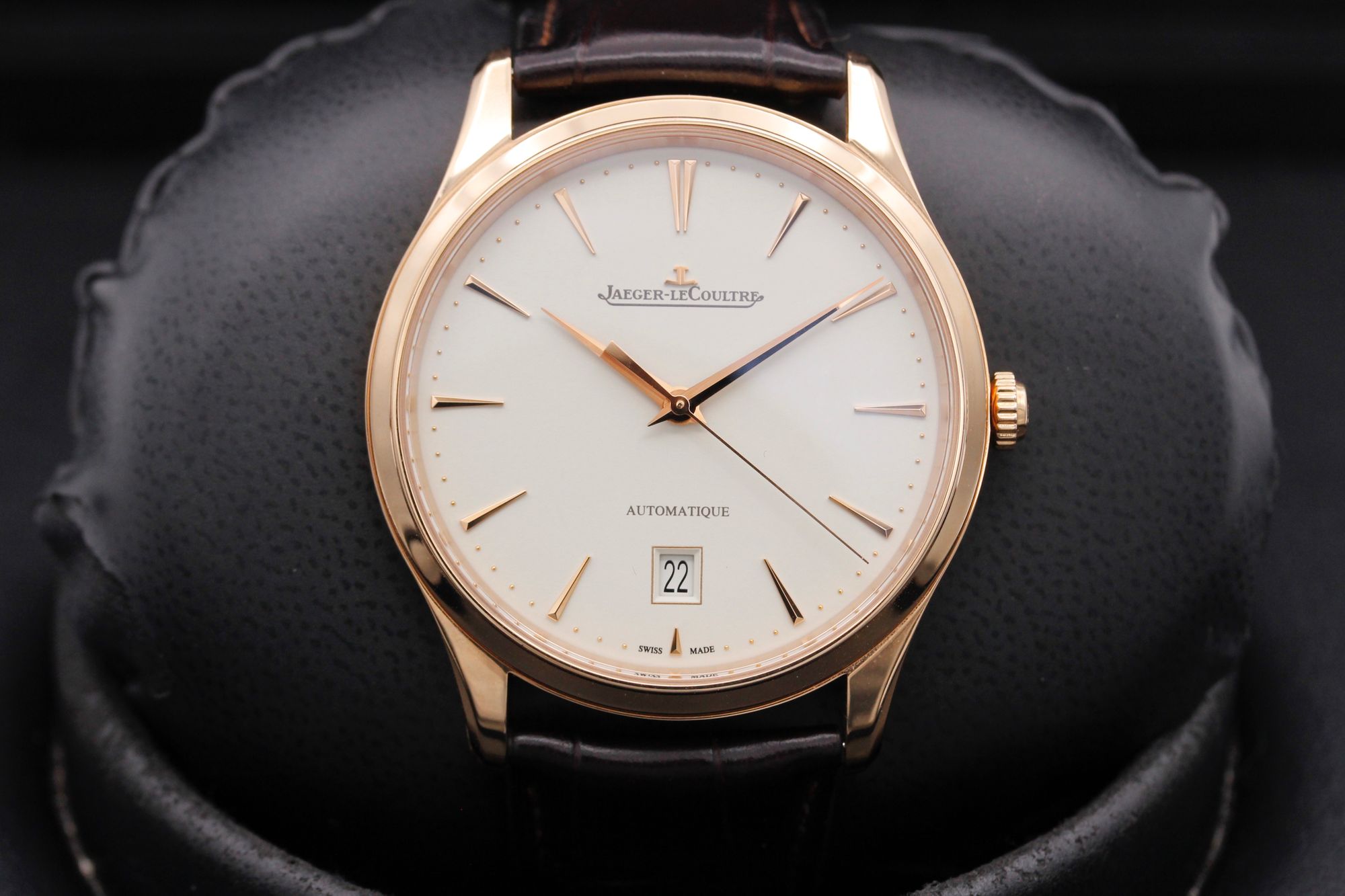 Jaeger Lecoultre Master Ultra Thin Date  - Q1232510 - Eggshell beige - Rose Gold - 39mm - Mint