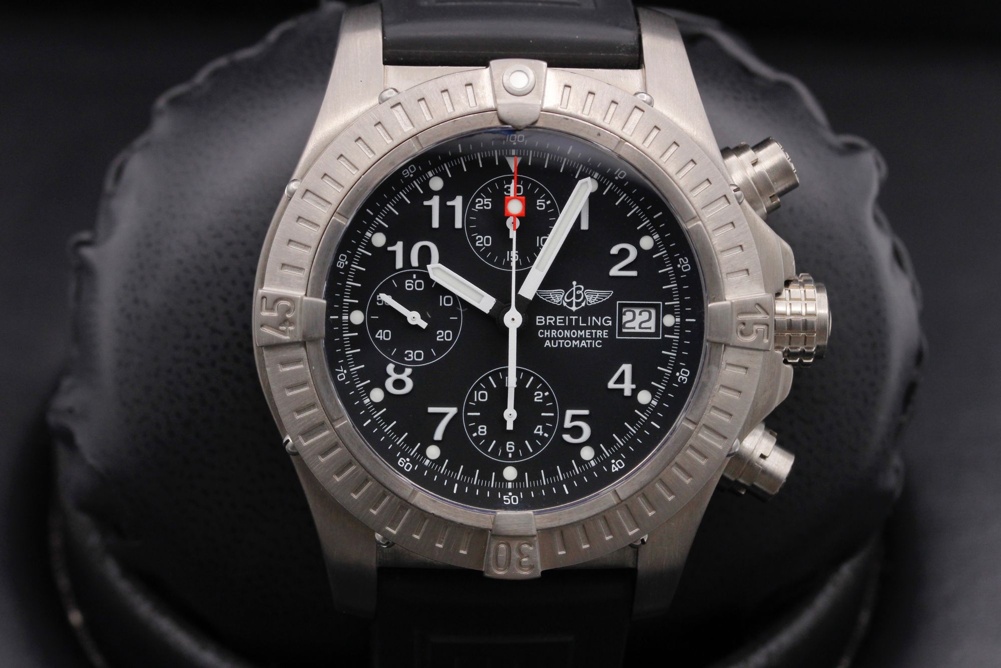 Breitling Chrono Avenger "Blood Diamond" - E13360 - Black - Titanium - 44mm - Mint