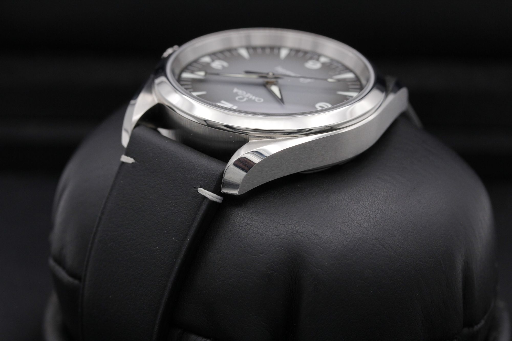 FSOT: Omega Railmaster  -  235.12.38.20.06.001 - Grey - Stainless Steel - 38mm - Like New image 5