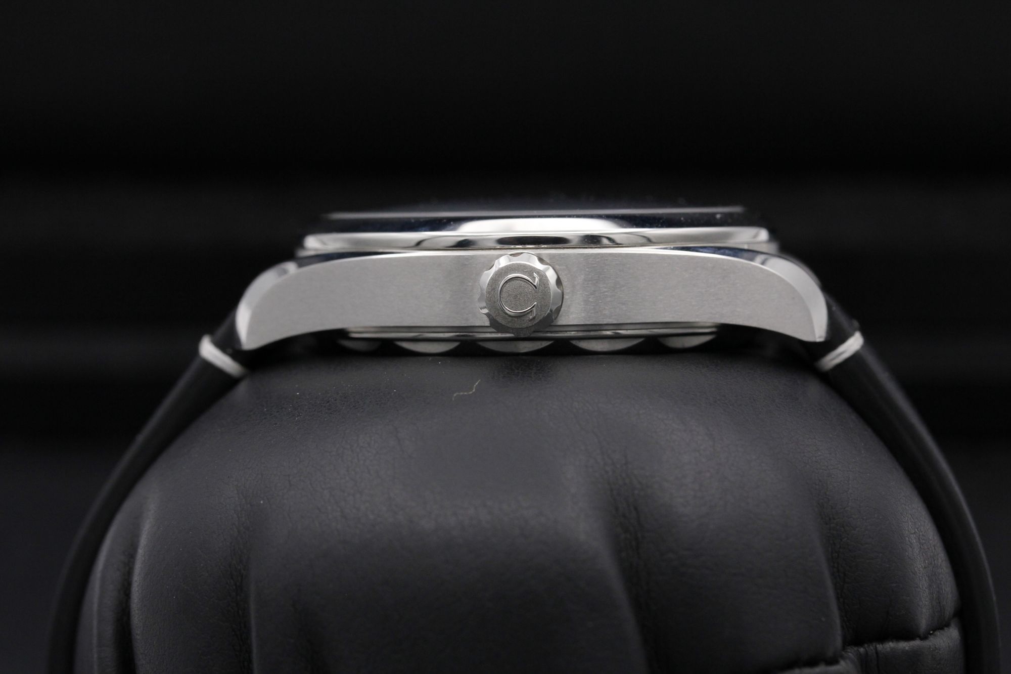 FSOT: Omega Railmaster  -  235.12.38.20.06.001 - Grey - Stainless Steel - 38mm - Like New image 3