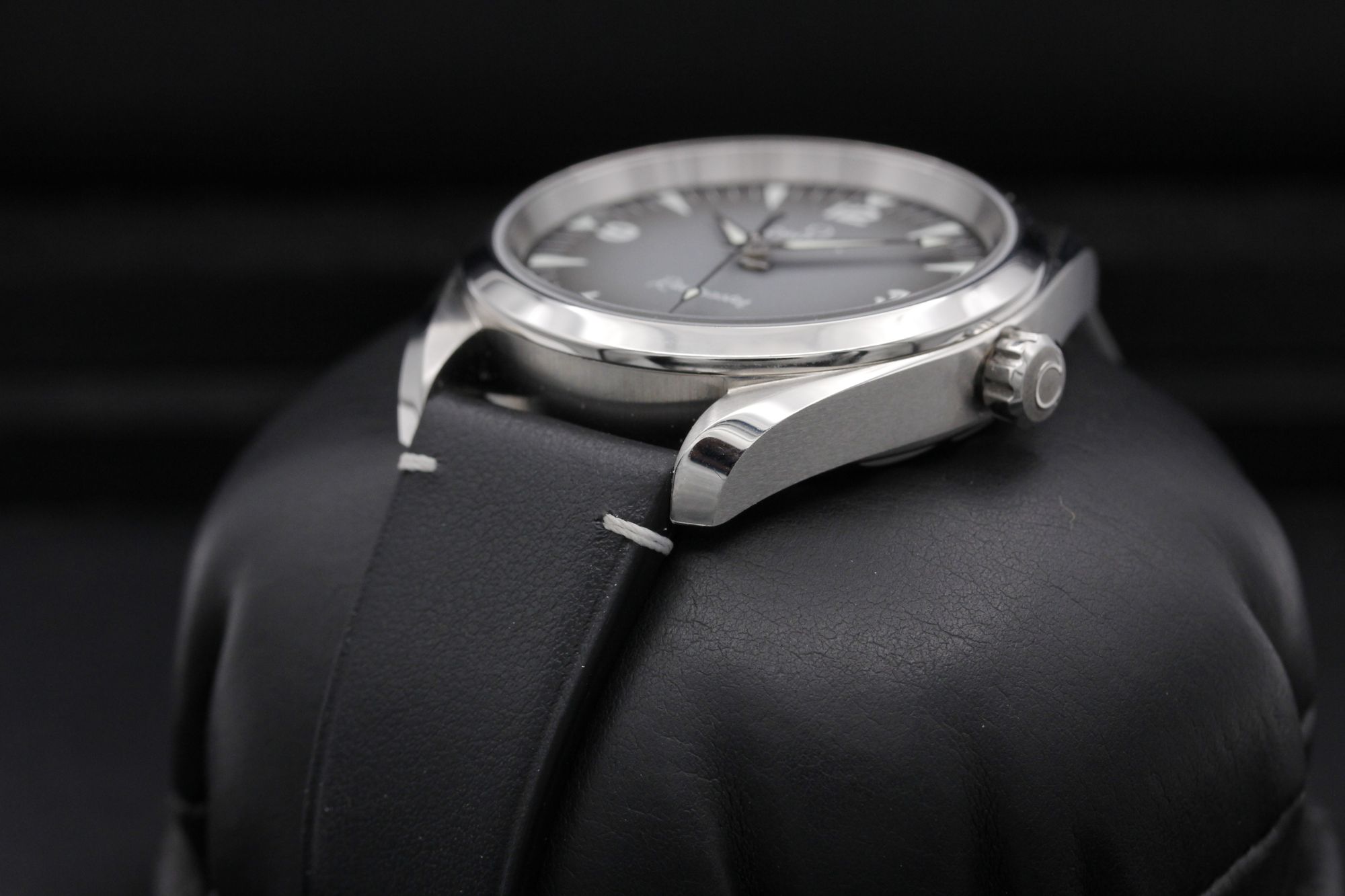 FSOT: Omega Railmaster  -  235.12.38.20.06.001 - Grey - Stainless Steel - 38mm - Like New image 2