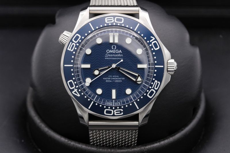 Pre-Owned Omega Seamaster Diver 300M James Bond 