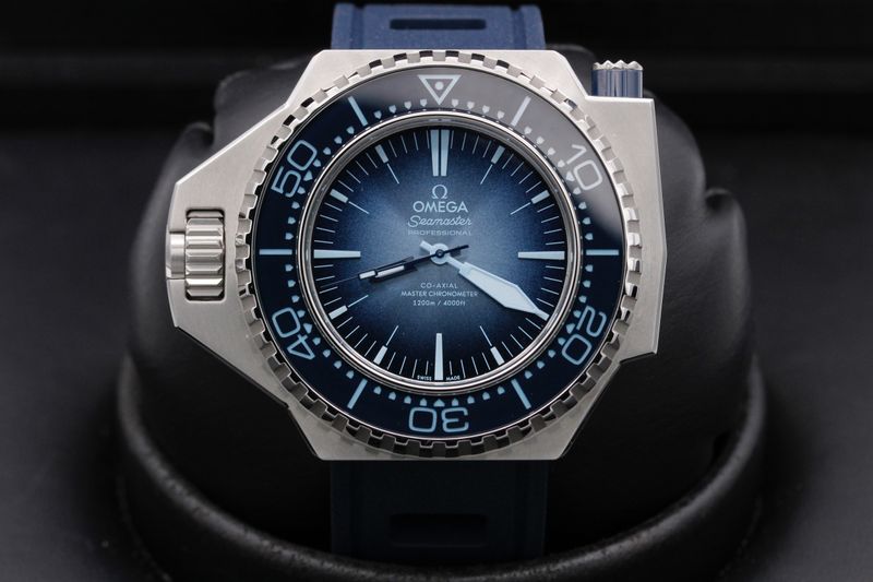 Omega Omega Seamaster Ploprof 1200M "Summer Blue" 227.32.55.21.03.001