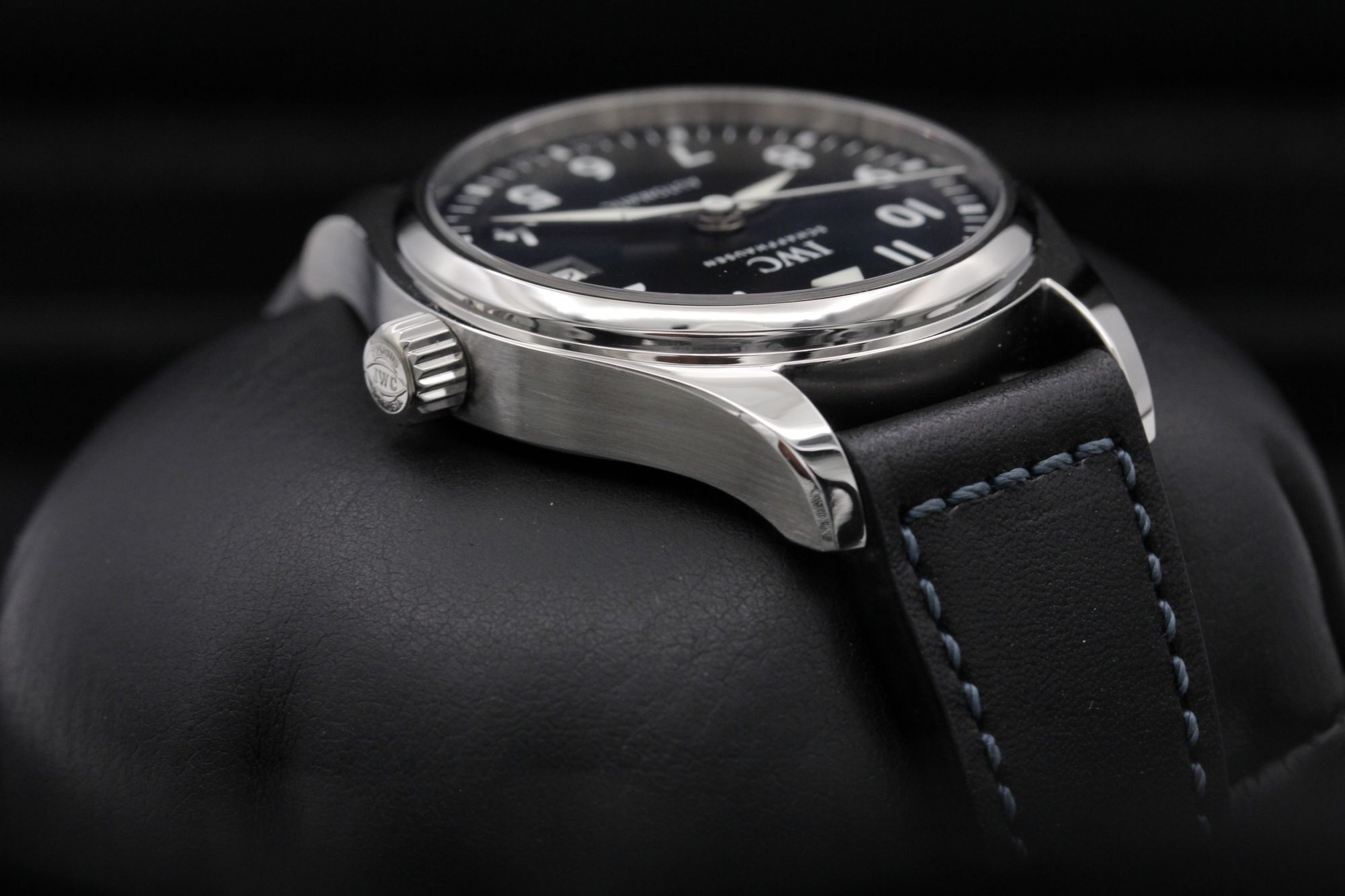 IWC Pilot automatic 36 グレーダイアル　最終値下げ Introducing: The IWC Pilot's Watch Automatic 36 (The 36mm