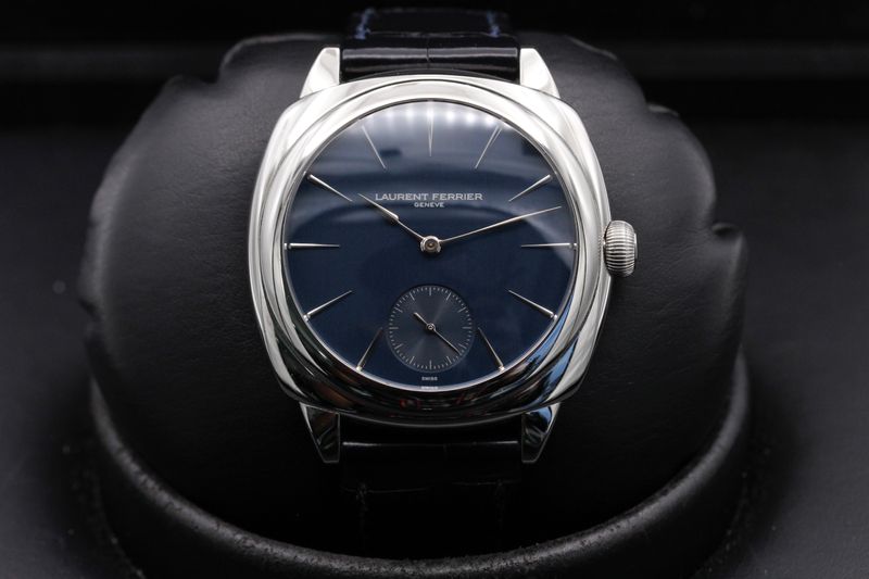 Laurent Ferrier Laurent Ferrier Gallet Square "Micro Rotor" LCF013.AC.CG2