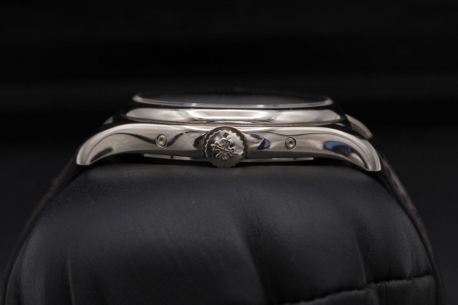 FSOT: Patek Philippe Annual Calendar - 5146G-001 - Ivory - White Gold - 39mm - Excellent image 3