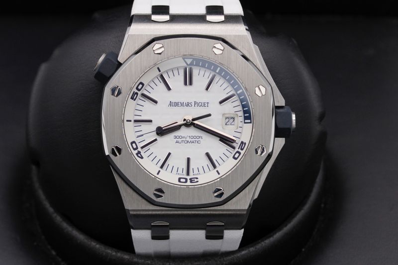 Audemars Piguet Audemars Piguet Royal Oak Offshore Diver 15710ST.OO.A010CA.01