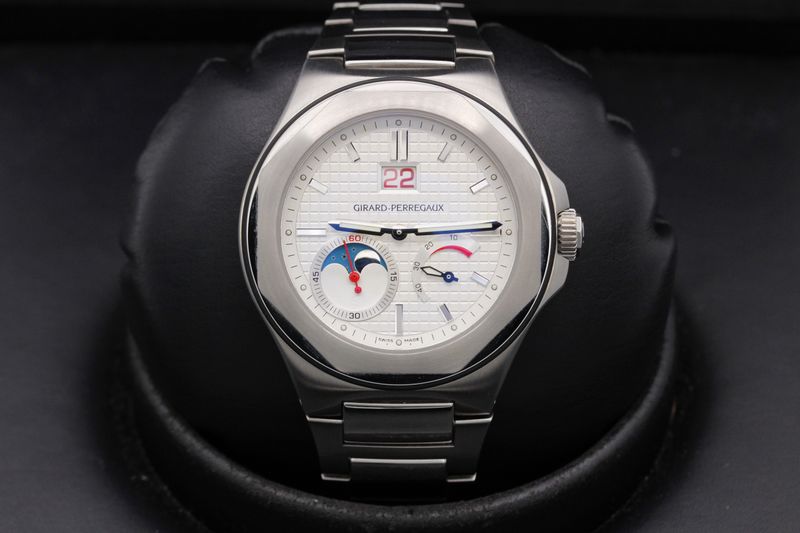 Girard Perregaux Girard Perregaux Laureato Evo3 80185-11-131-11A