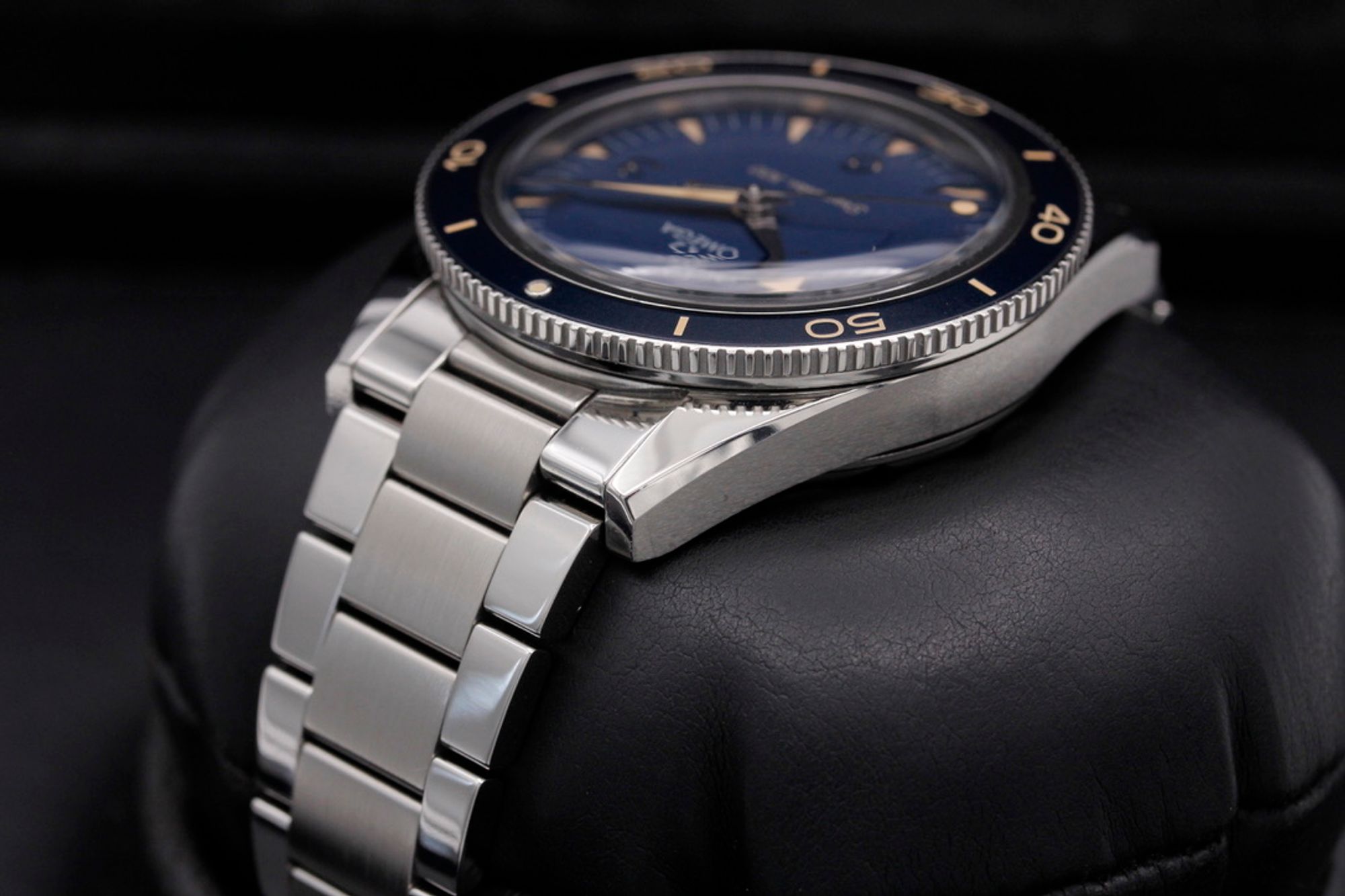 FSOT: Omega Seamaster 300  - 234.30.41.21.03.001 - Blue - Stainless Steel - 41mm - Excellent - Never Polished image 5