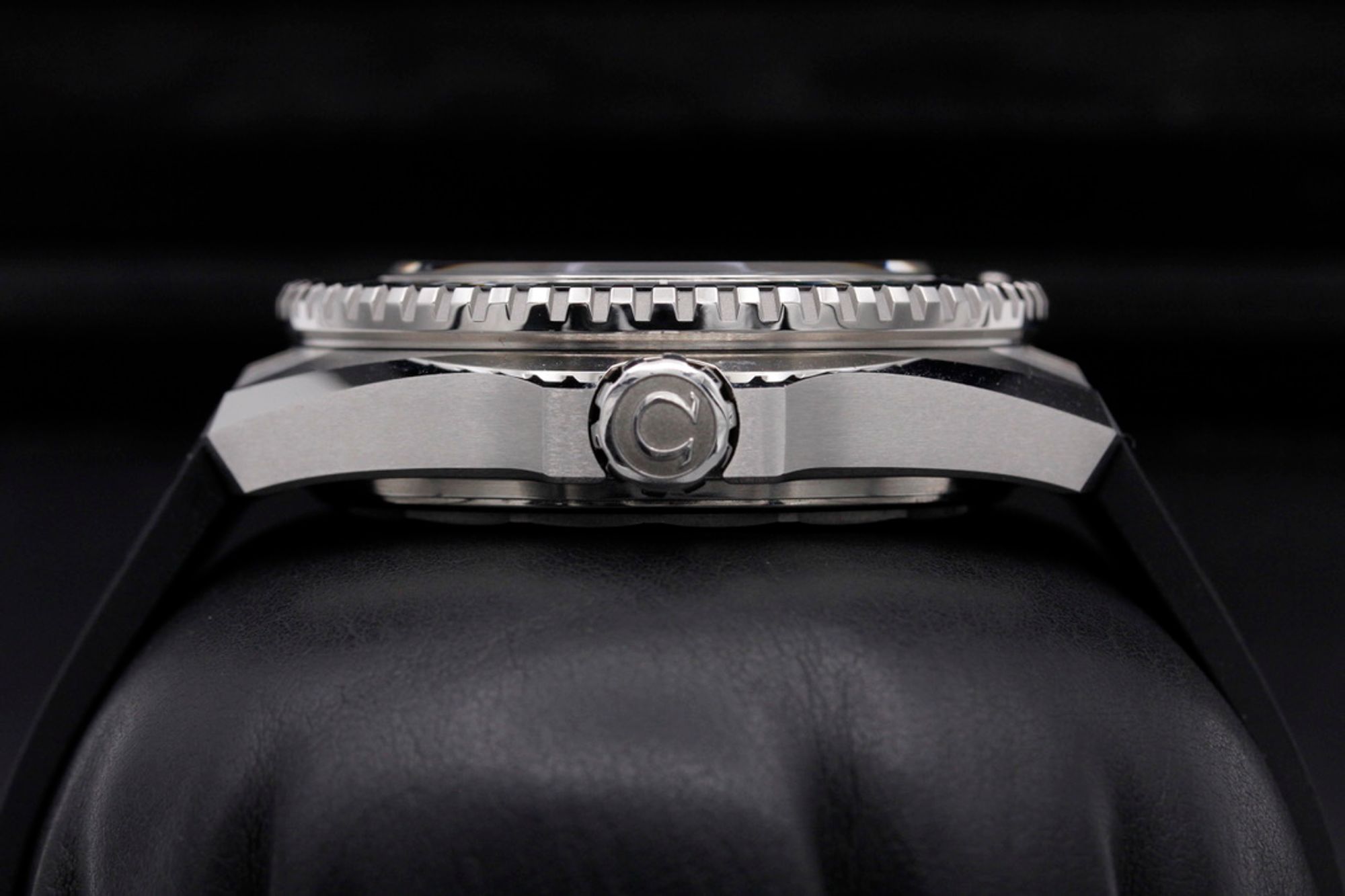 FSOT: Omega Seamaster Planet Ocean 600M  - 217.32.42.21.01.001 - Black - Stainless Steel - 42mm - Like New image 3