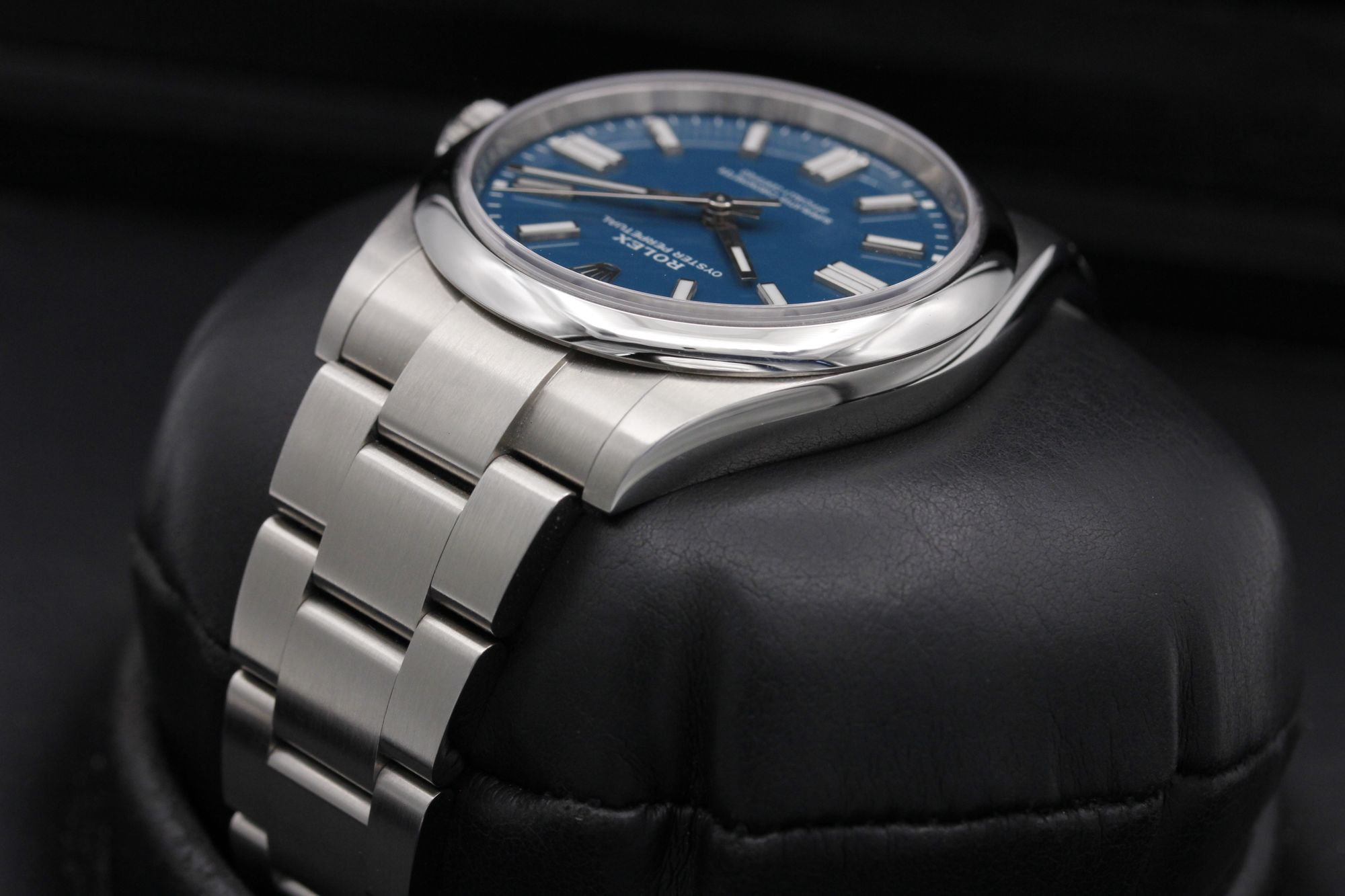 FSOT: Rolex Oyster Perpetual 41  - 134300 - Blue - Stainless Steel - 41mm - Mint image 5