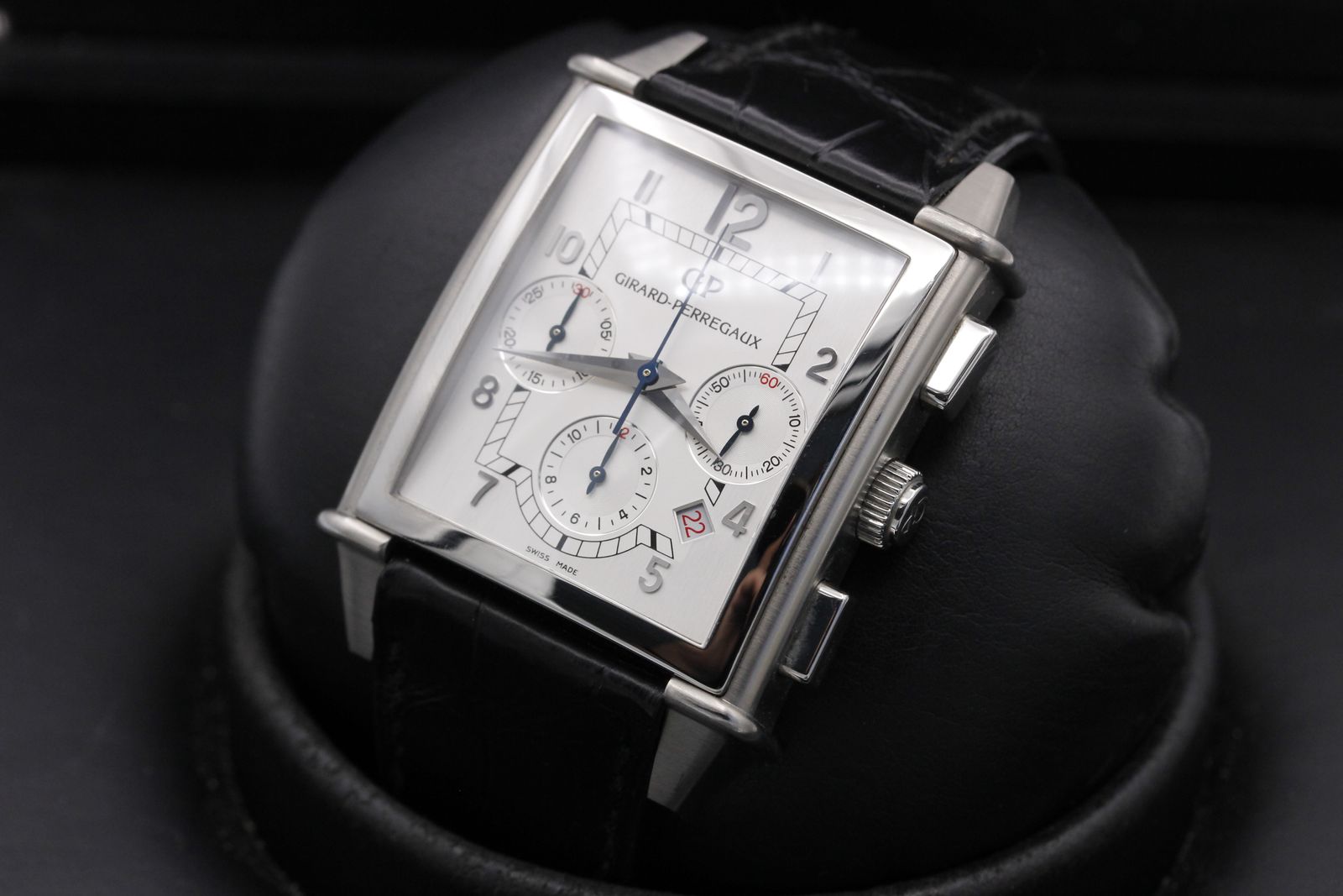 Pre-Owned Girard Perregaux Vintage 1945 XXL Chronograph 25840-11