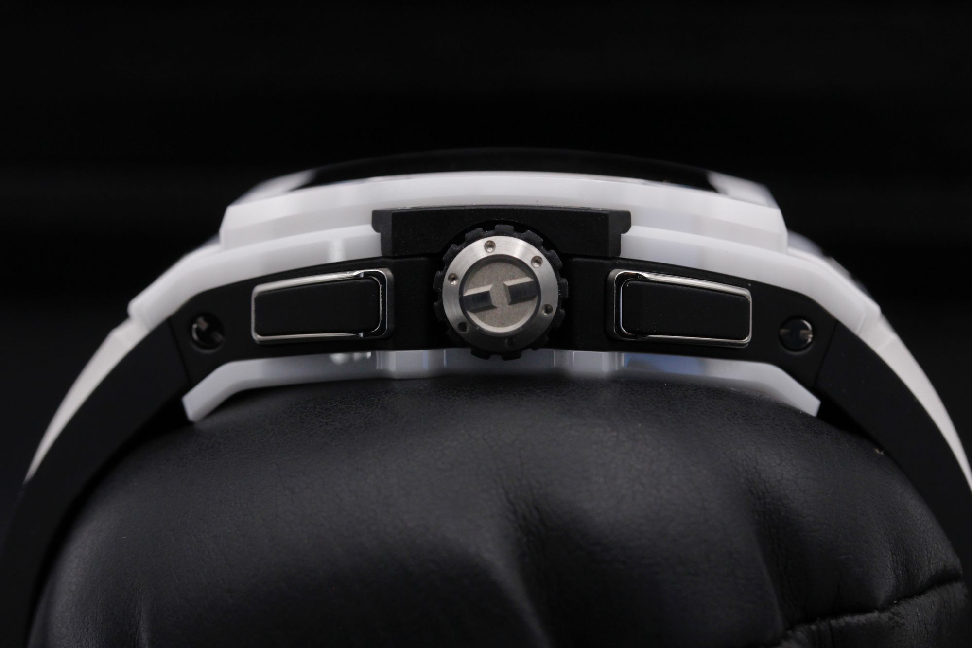 FSOT: Hublot Spirit of Big Bang  - 642.HX.0170.RX - Skeleton - Ceramic - 42mm - Mint image 3