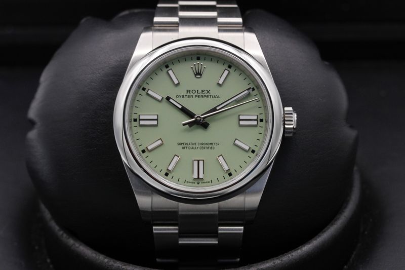 Rolex Rolex Oyster Perpetual 41 "Pistachio" 134300