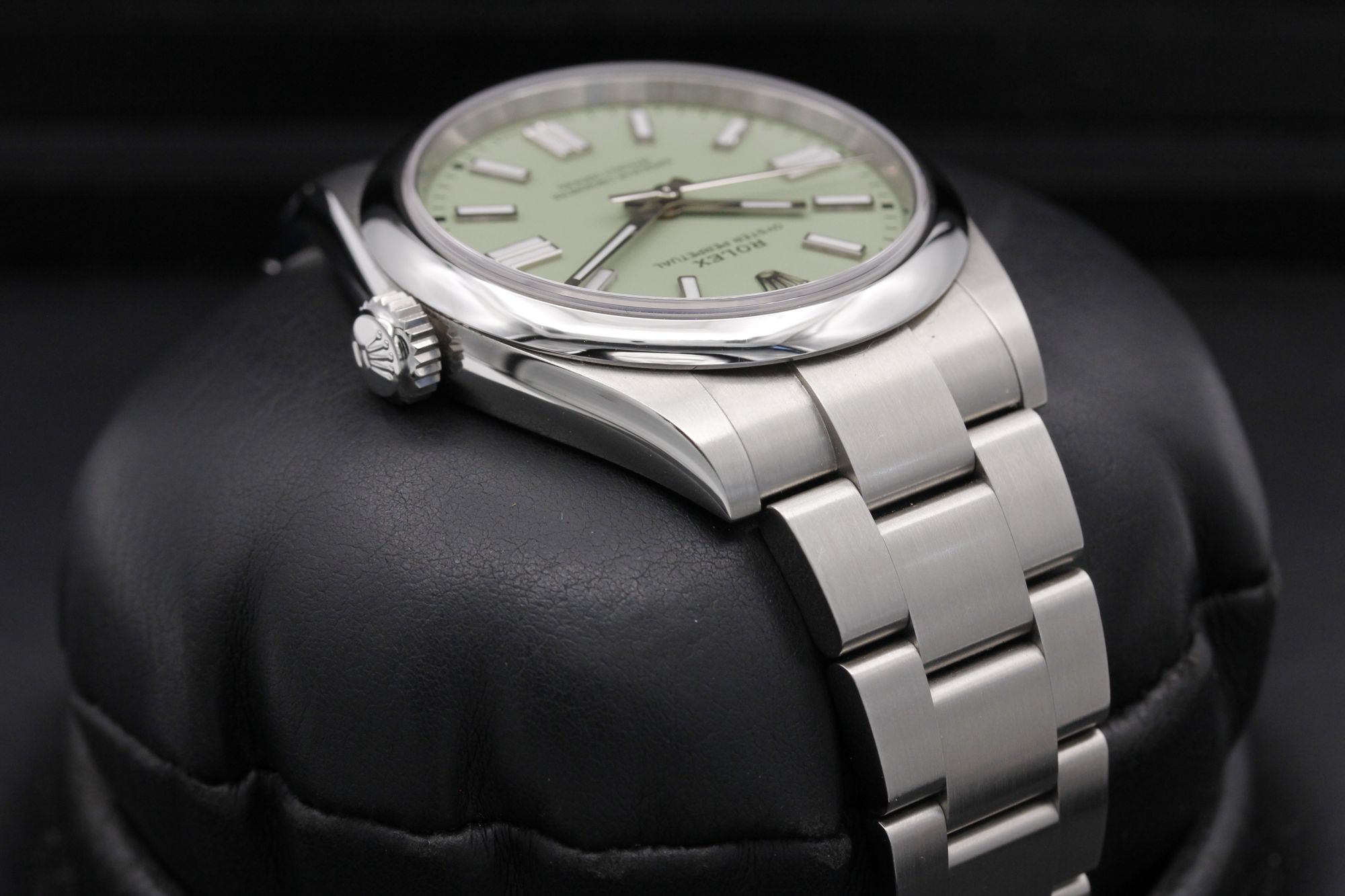 FSOT: Rolex Oyster Perpetual 41 "Pistachio" - 134300 - Pistachio - Stainless Steel - 41mm - Excellent image 4