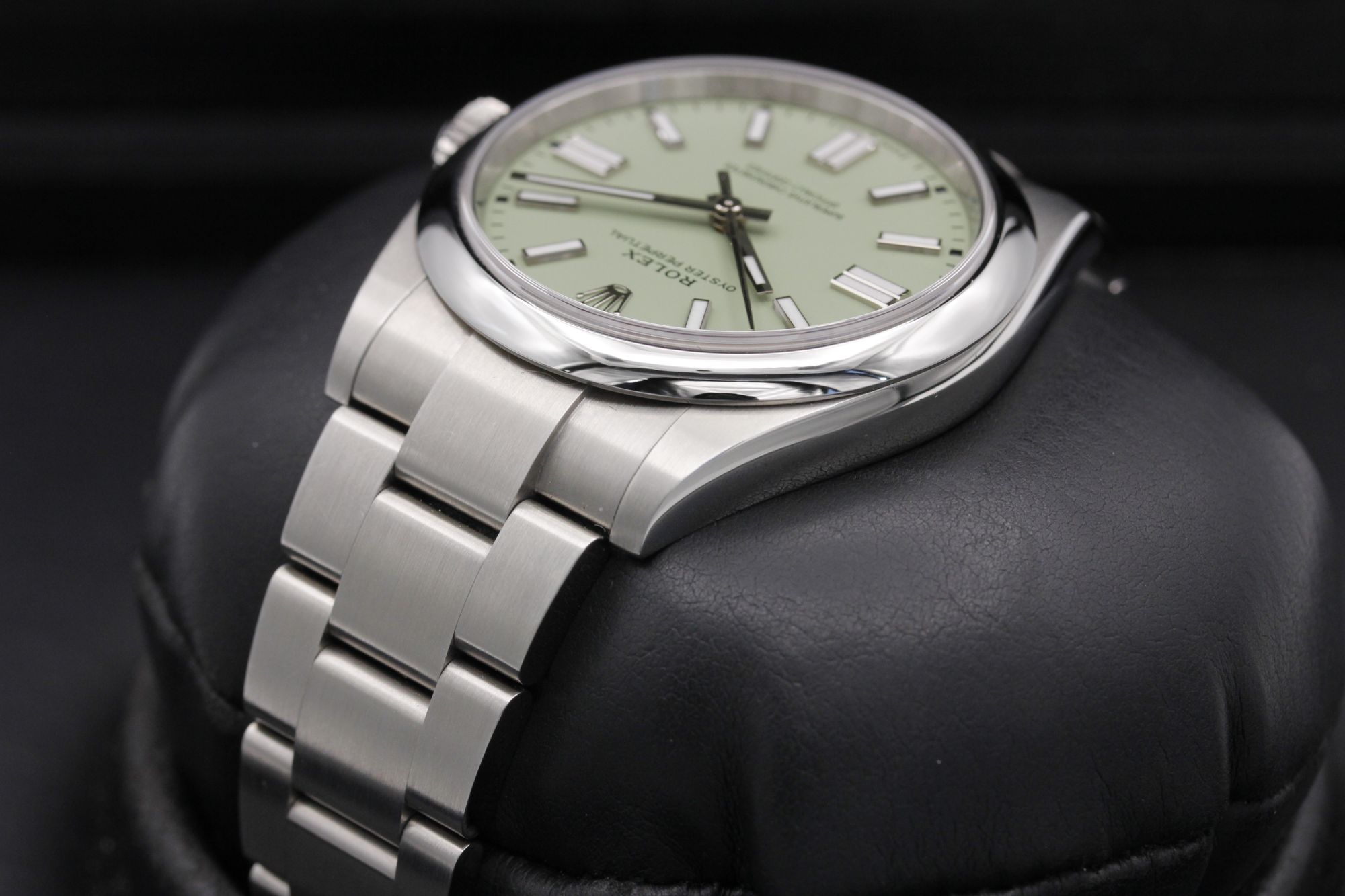 FSOT: Rolex Oyster Perpetual 41 "Pistachio" - 134300 - Pistachio - Stainless Steel - 41mm - Excellent image 5