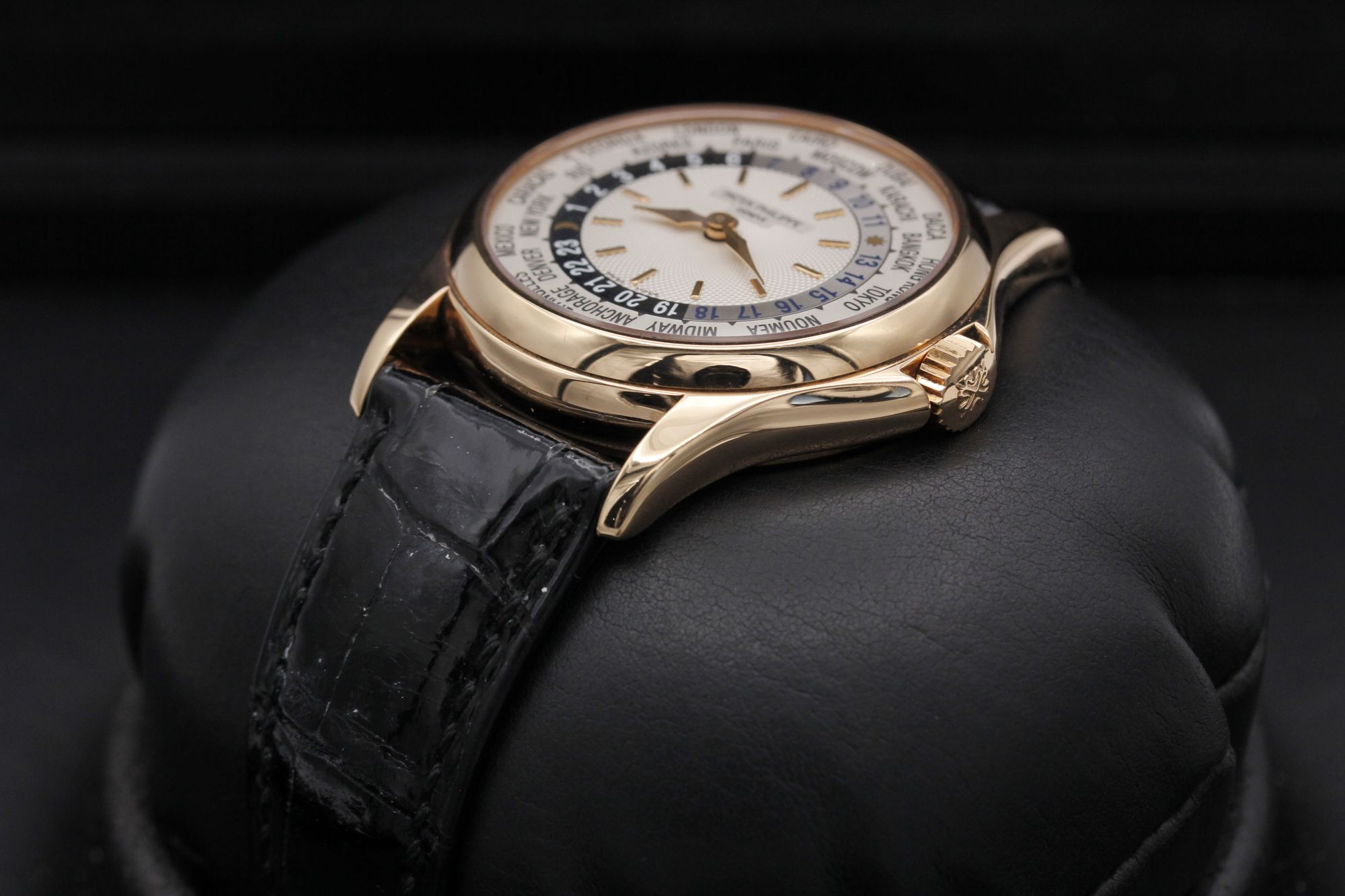 FSOT: Patek Philippe World Time - 5110R-001 - Silver Opaline Guilloche - Rose Gold - 37mm - Excellent image 2