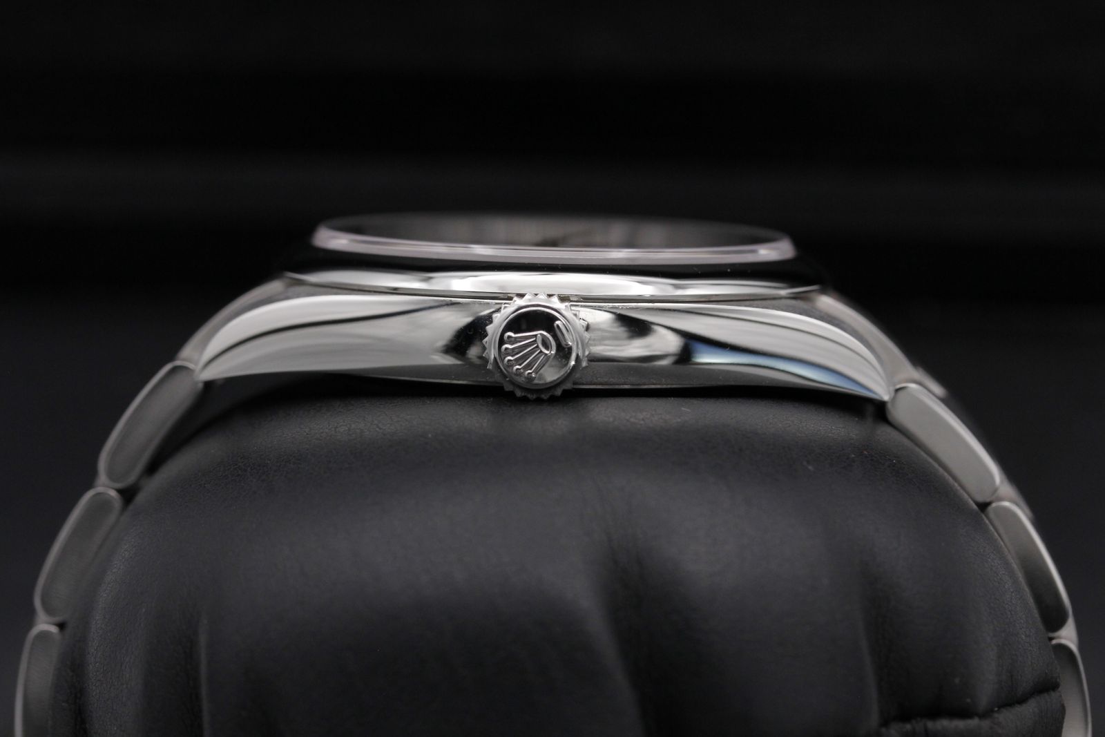 FSOT: Rolex Oyster Perpetual 41 - 134300 - Black - Stainless Steel - 41mm - Mint image 3