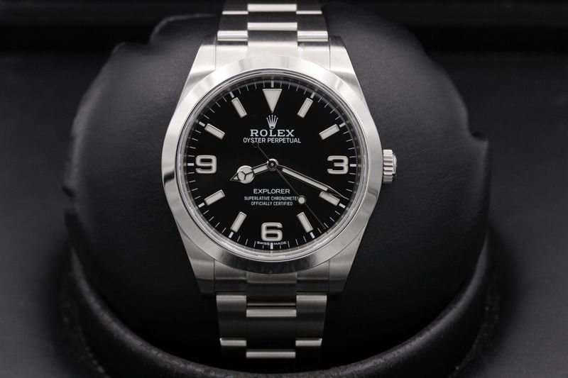 Rolex Rolex Explorer I "MK1" 214270