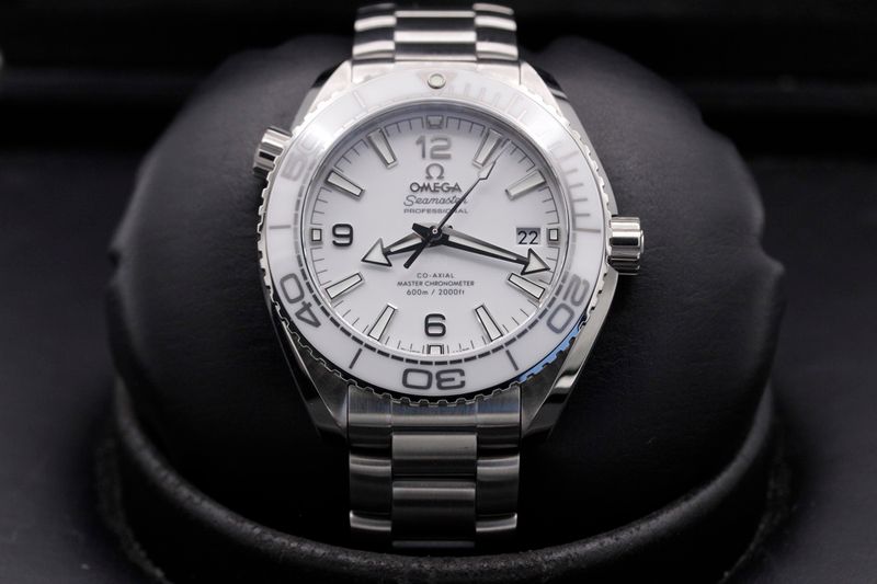 Omega Omega Planet Ocean 215.30.40.20.04.001