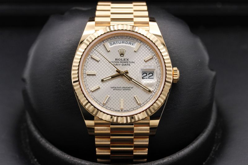 Rolex Rolex Day Date 40 "Silver Motif Dial" 228238