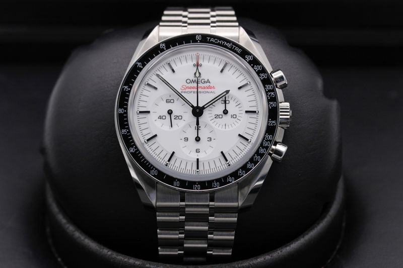 Omega Omega Speedmaster Moonwatch "2024" 310.30.42.50.04.001